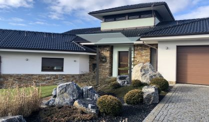 EXTERIER_18_striska nad vstupem_final_a